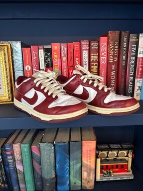 Nike Low-Top Sneakers — White & Red